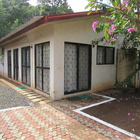 Retreat Chalets, The Nest, At Sparsh Resorts, Karjat Esterno foto