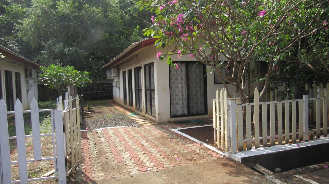 Retreat Chalets, The Nest, At Sparsh Resorts, Karjat Esterno foto