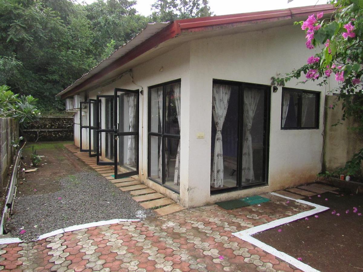 Retreat Chalets, The Nest, At Sparsh Resorts, Karjat Esterno foto