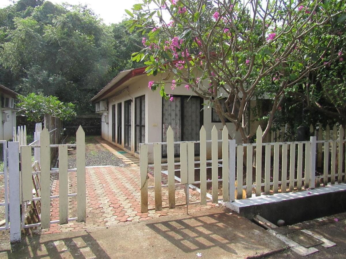 Retreat Chalets, The Nest, At Sparsh Resorts, Karjat Esterno foto